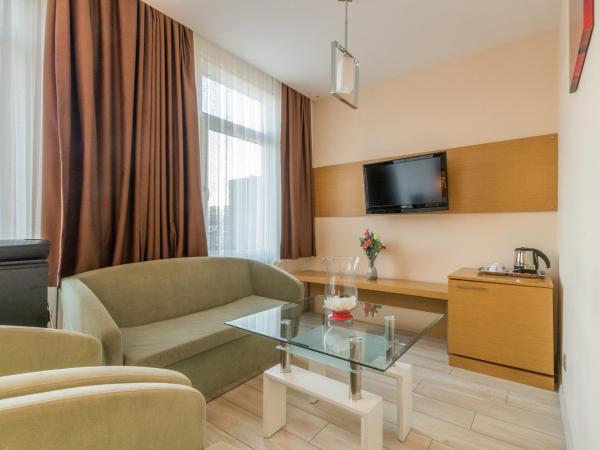 Hotel Port : photo 7 de la chambre chambre double de luxe avec baignoire spa