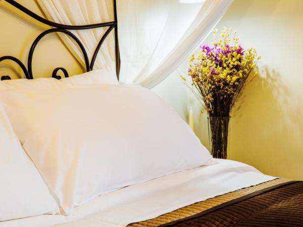 Grand Tour Design Guest House Catania : photo 8 de la chambre chambre double avec balcon