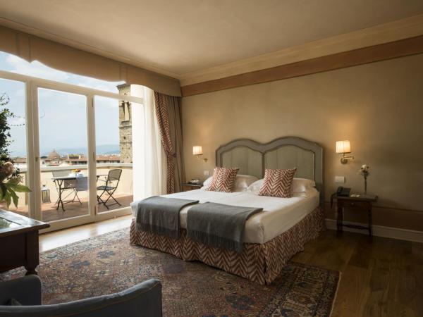 Antica Torre Di Via Tornabuoni 1 : photo 2 de la chambre chambre double ou lits jumeaux avec balcon