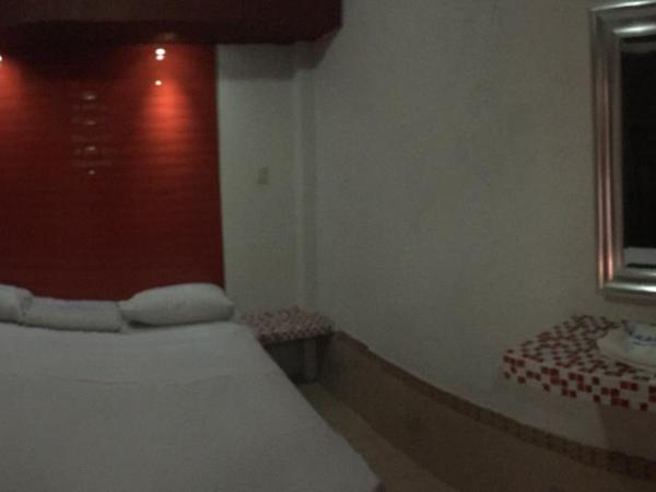 Hotel Paraiso Express : photo 3 de la chambre chambre lit king-size deluxe