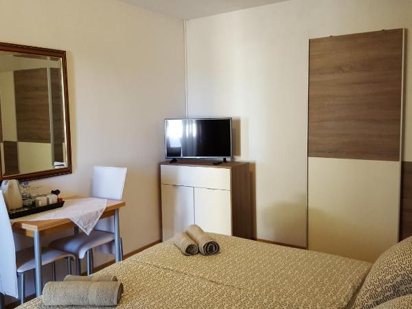 Guest House Jole : photo 2 de la chambre chambre double avec terrasse