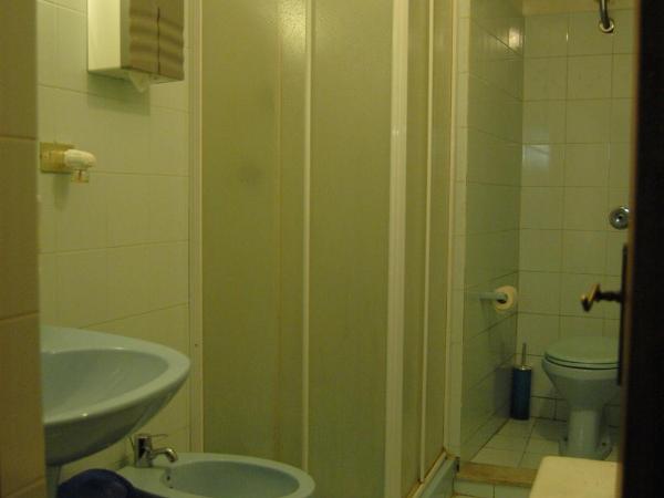 Hotel Major : photo 2 de la chambre chambre simple standard avec salle de bains commune