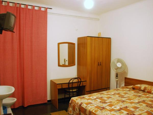 Hotel Major : photo 4 de la chambre chambre simple standard avec salle de bains commune