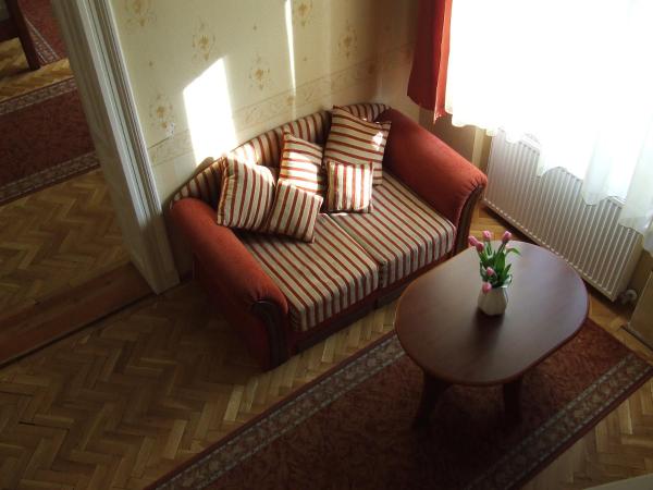Péterfia Panzió : photo 3 de la chambre suite