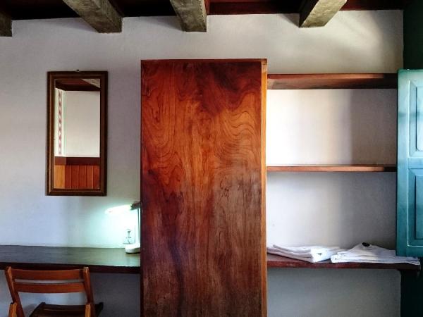 Laranjeiras Hostel : photo 2 de la chambre chambre double avec salle de bains commune