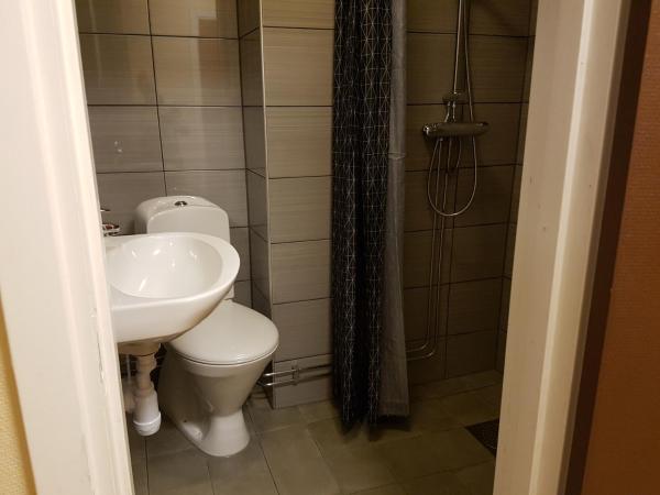 Pensionat Björnen : photo 2 de la chambre chambre lits jumeaux Économique avec salle de bains commune