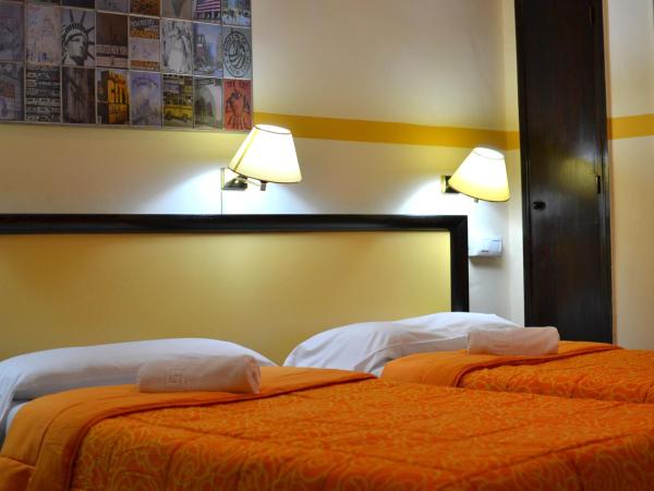 Nuevo Suizo : photo 1 de la chambre chambre double ou lits jumeaux avec salle de bains commune