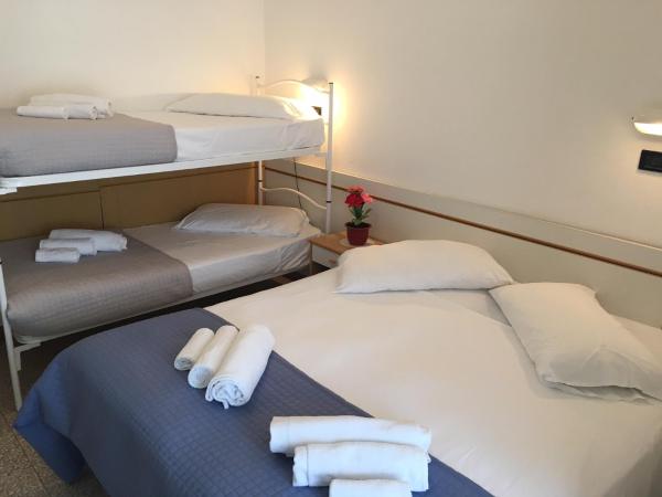 Hotel Glenn : photo 9 de la chambre chambre double ou lits jumeaux