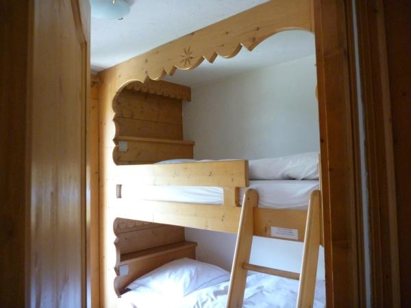 Oustalet : photo 6 de la chambre chambre familiale - vue sur mont-blanc (2 adultes + 2 enfants)