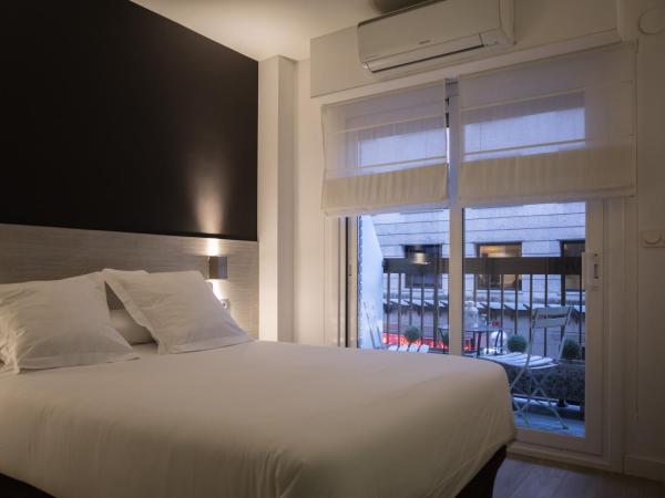 Pension Ondarra Autocheck-In : photo 5 de la chambre chambre double avec balcon - pas de ménage quotidien