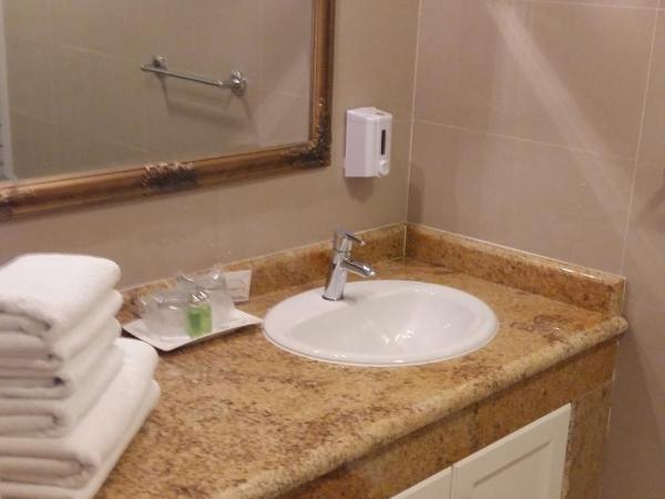 Villa Triana-Adults Only : photo 7 de la chambre chambre double supérieure avec balcon - vue sur mer