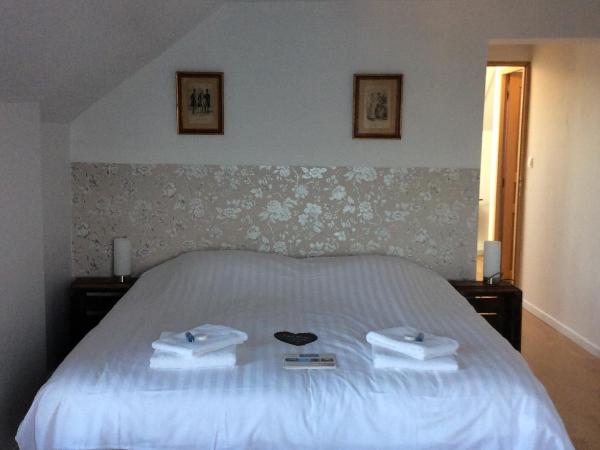 Auberge du Vieux Puits : photo 1 de la chambre chambre double avec balcon - vue sur mer