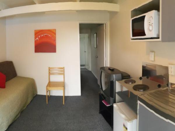Camellia Court Family Motel : photo 7 de la chambre appartement 1 chambre (4 adultes)