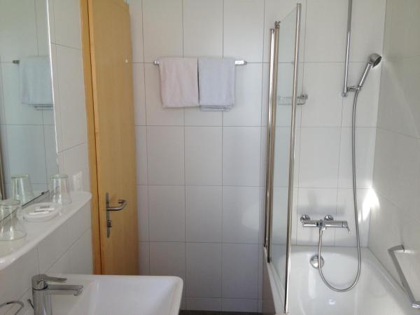 Hotel Schwarzsee : photo 1 de la chambre chambre double - vue sur montagne