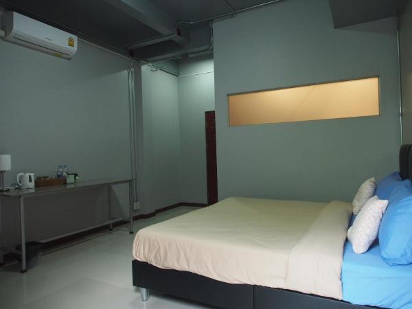 Sriyanar Place : photo 4 de la chambre chambre double - vue sur jardin