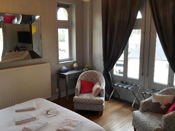 Le Castel Guesthouse : photo 8 de la chambre chambre double supérieure avec terrasse