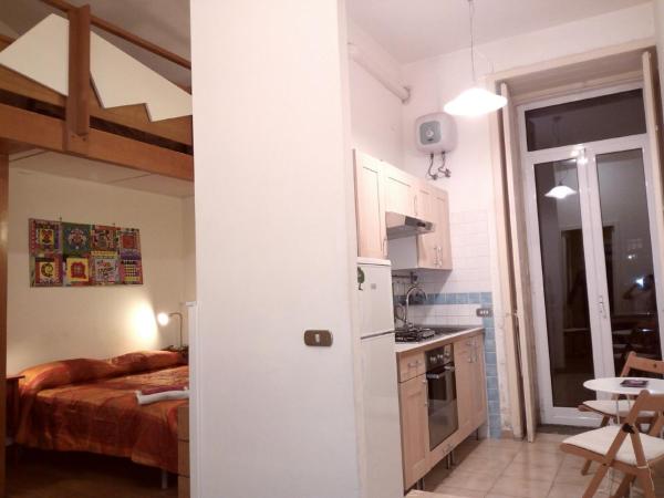 B&B Amedeo : photo 1 de la chambre chambre double ou lits jumeaux avec balcon