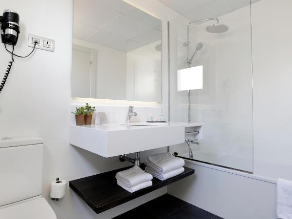 Arc La Rambla : photo 3 de la chambre chambre triple