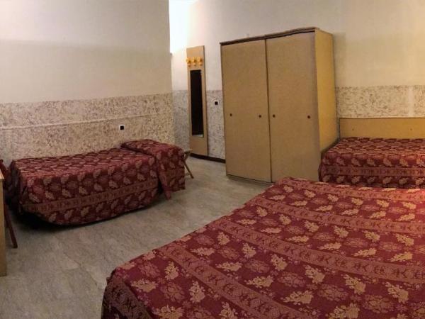 Hotel Nettuno : photo 1 de la chambre chambre quadruple