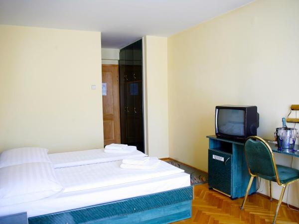 Hotel Bara Budapest : photo 7 de la chambre chambre double ou lits jumeaux