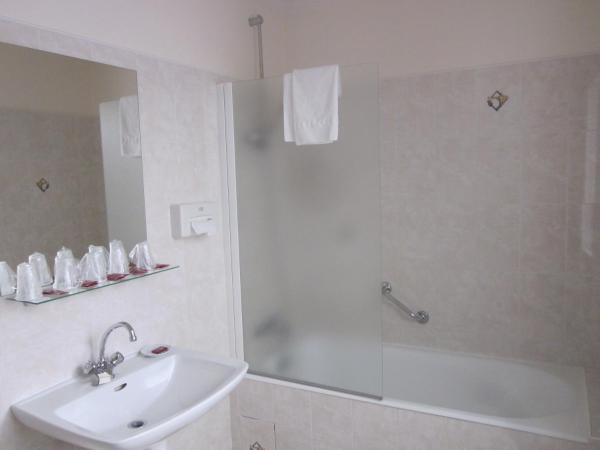 Hotel La Chaumière : photo 5 de la chambre suite familiale