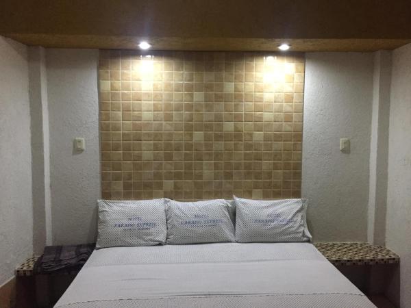 Hotel Paraiso Express : photo 7 de la chambre chambre lit king-size deluxe