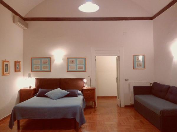 B&B Amedeo : photo 7 de la chambre chambre double ou lits jumeaux avec balcon