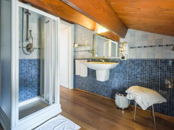 Quarté Sayàl : photo 10 de la chambre chambre quadruple mansardée