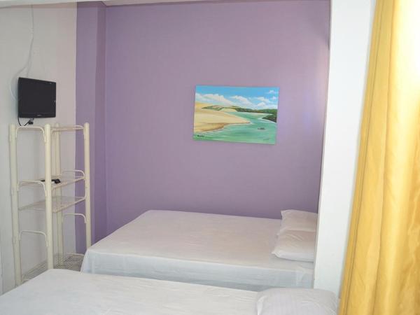Pousada do Castelo : photo 2 de la chambre chambre quadruple avec salle de bains