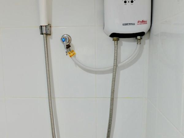 We Inn : photo 3 de la chambre chambre lits jumeaux