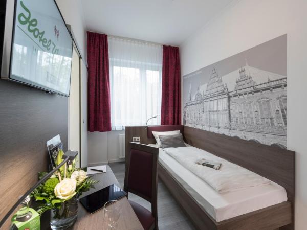 Hotel Westfalia : photo 1 de la chambre chambre simple avec vue sur rue