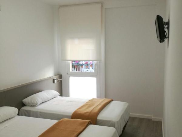 Hotel Alguer Camp Nou : photo 4 de la chambre chambre lits jumeaux