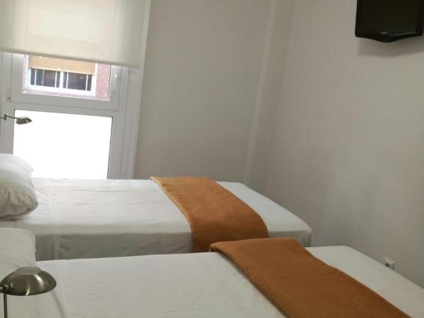 Hotel Alguer Camp Nou : photo 3 de la chambre chambre lits jumeaux
