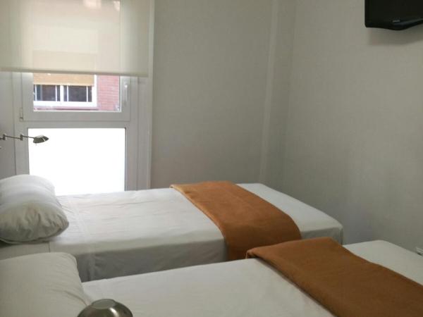 Hotel Alguer Camp Nou : photo 1 de la chambre chambre lits jumeaux