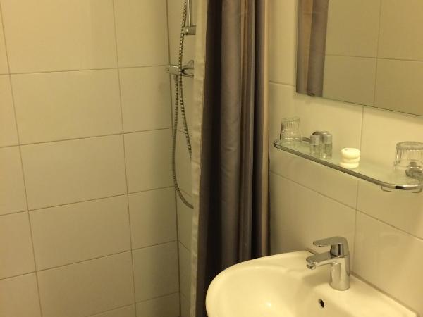 Hotel Bellington : photo 6 de la chambre chambre lits jumeaux avec salle de bains privative