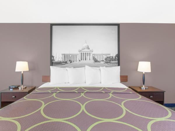 Super 8 by Wyndham Oklahoma City : photo 3 de la chambre chambre lit king-size - non-fumeurs