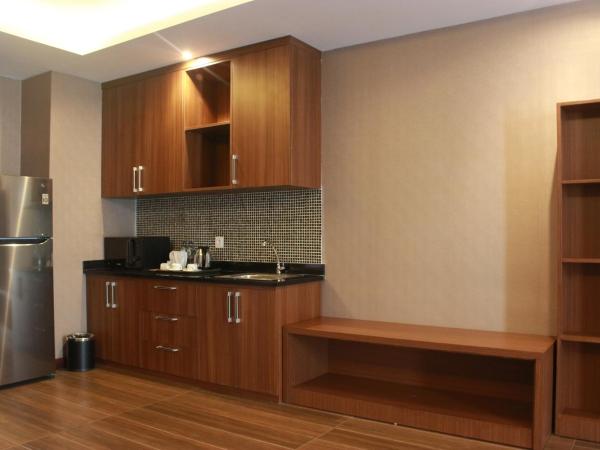 Tara Hotel Yogyakarta : photo 2 de la chambre suite royale