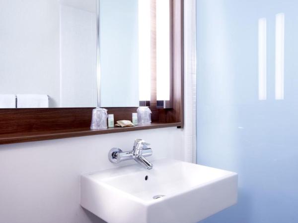 Campanile Chartres : photo 4 de la chambre chambre double supérieure