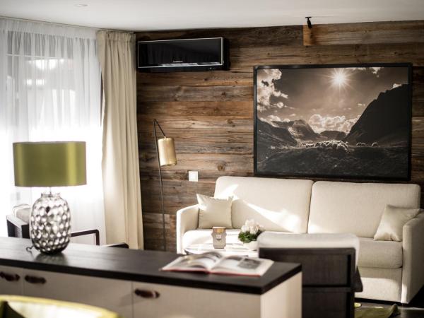 Wellness Hotel Alpenhof : photo 4 de la chambre suite penthouse de luxe - vue sur mont cervin