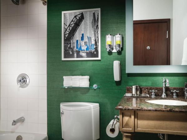 Staypineapple, An Iconic Hotel, The Loop : photo 5 de la chambre suite lit king-size exécutive