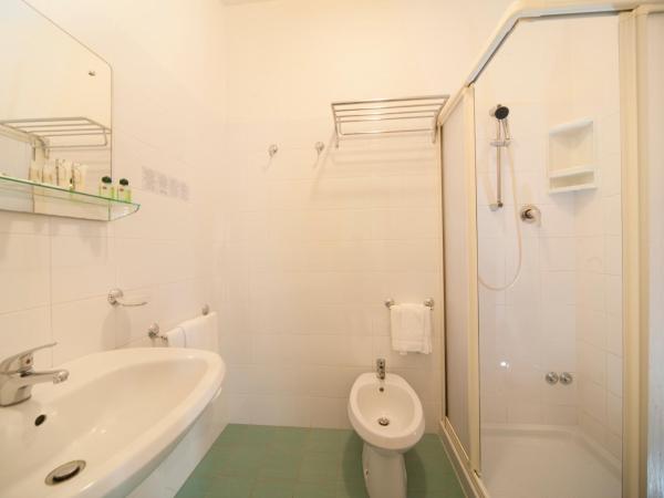 Hotel Ricchi : photo 8 de la chambre chambre quadruple