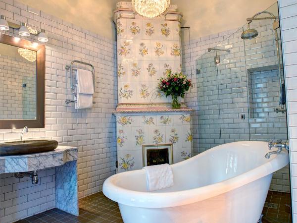 Hotel Kung Carl, WorldHotels Crafted : photo 7 de la chambre chambre double deluxe avec baignoire