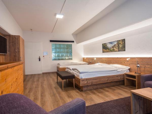 Zermatt Budget Rooms : photo 2 de la chambre grande chambre triple - sans vue