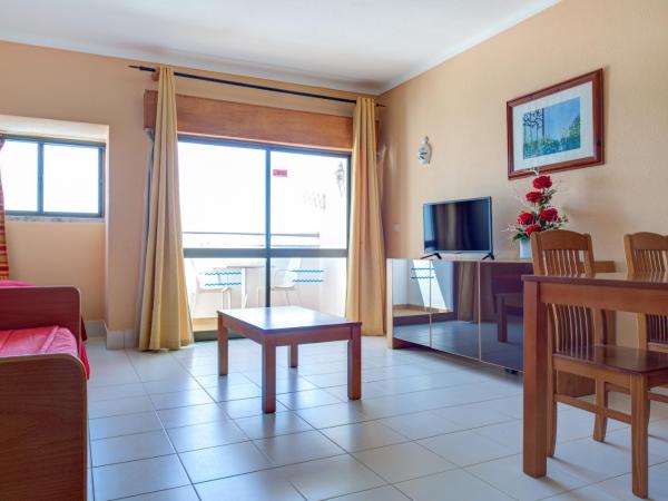 Choromar Apartments : photo 2 de la chambre appartement 1 chambre - vue sur piscine