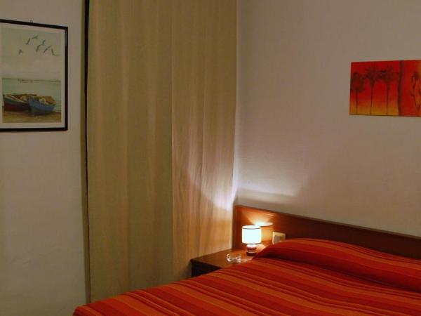 Hotel Major : photo 6 de la chambre chambre double standard avec salle de bains commune