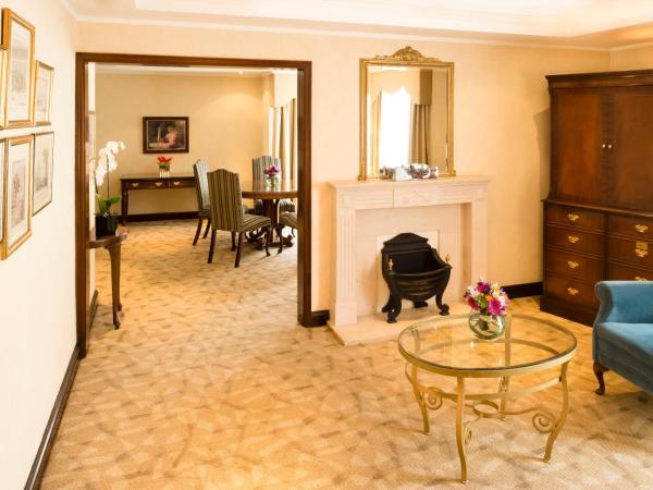 Millennium Hotel and Conference Centre Gloucester London : photo 4 de la chambre suite lit king-size