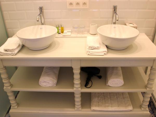 The Hamptons Boutique Hotel : photo 6 de la chambre chambre lit king-size - vue sur jardin - 2