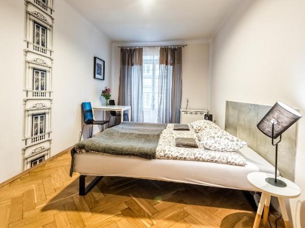 Flamingo Premium Hostel : photo 4 de la chambre chambre lits jumeaux standard avec salle de bains commune