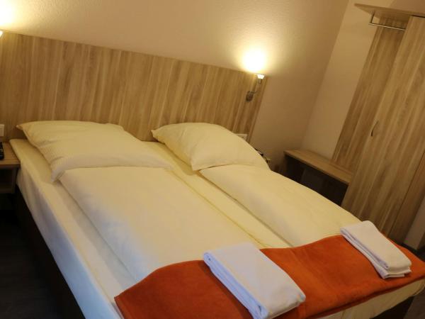 Hotel Paris : photo 7 de la chambre chambre double