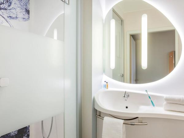 Ibis Budget Mulhouse Centre Gare : photo 3 de la chambre chambre double avec lit superposé